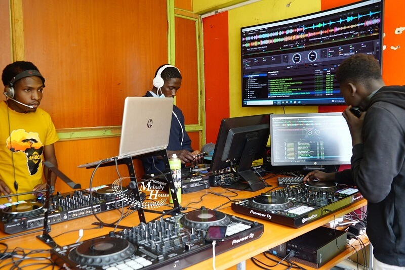 DJ DJ